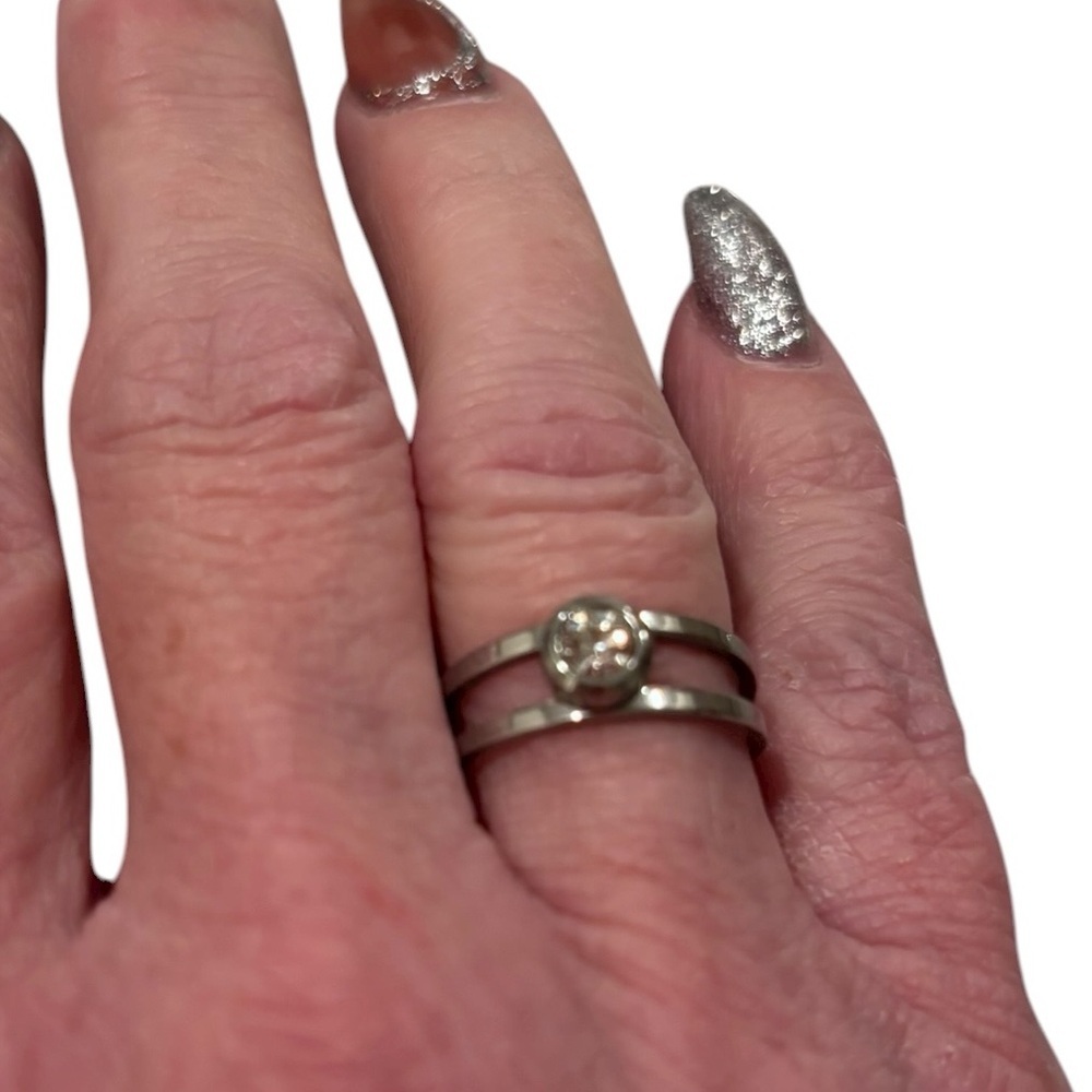 Stainless steel gold or silver rhinestone ring. NEW.
